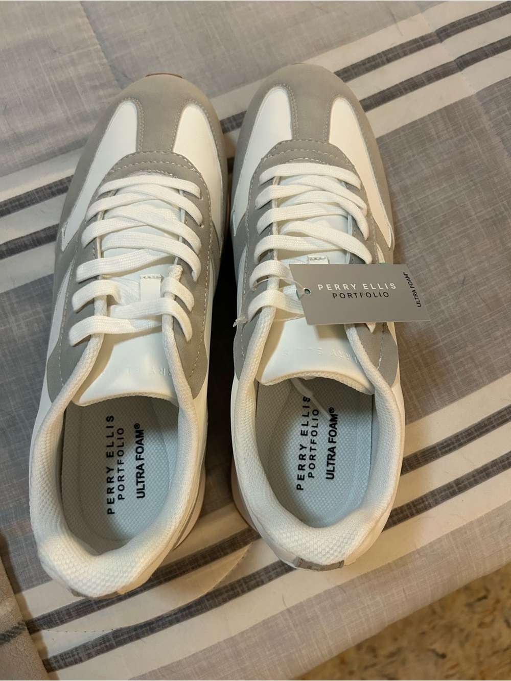 Perry Ellis Men's Gray and White Ultra Foam Sneakers